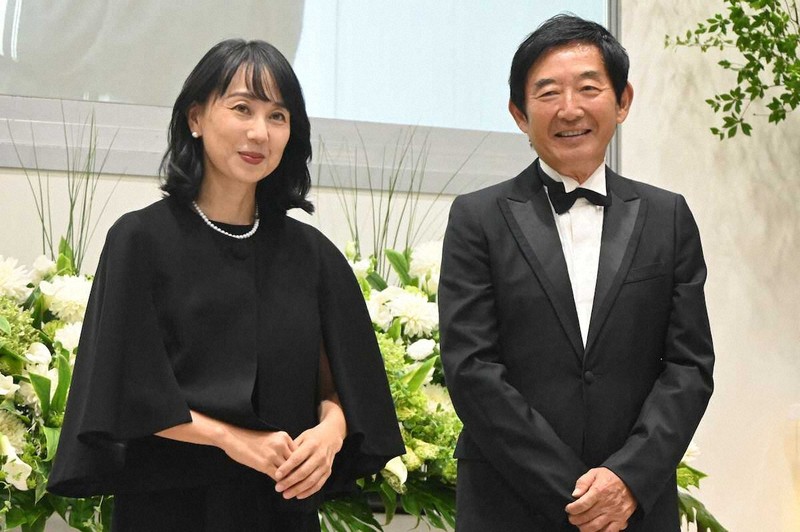 石田純一
夫婦写真